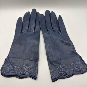 Chanel navy blue lambskin leather gloves sz 7.5 90s era